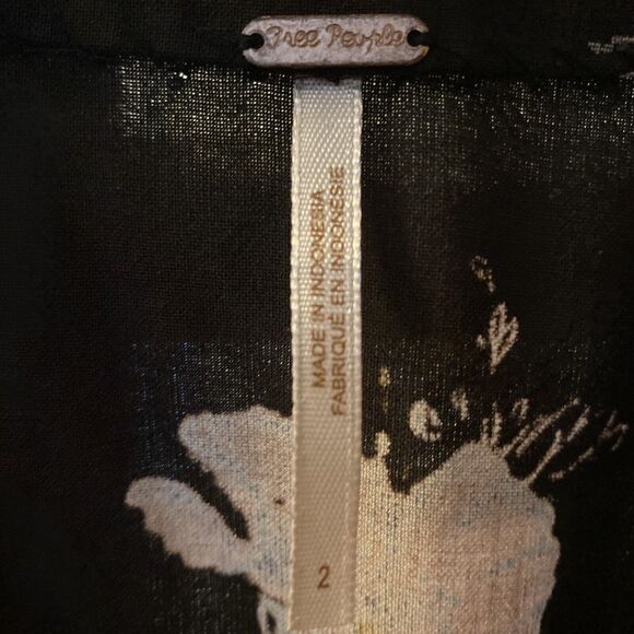 Free People Melanie Floral Deep V Neck Mini Dress Size 2 Flutter Sleeve - Picture 6 of 10